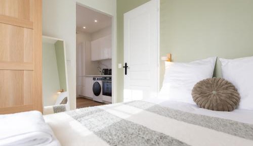 Superior One-Bedroom Apartment with Balcony