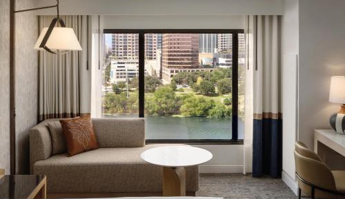 1 King Bed Lake View