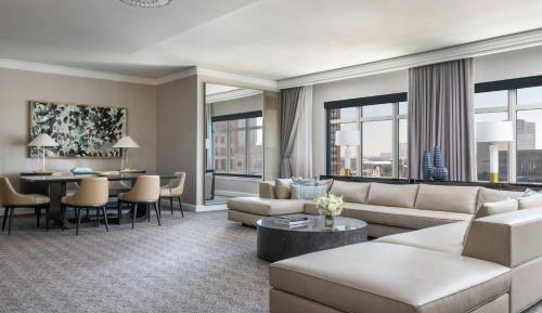 One-Bedroom Uptown King Suite - Club Level