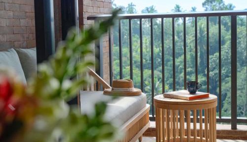 Deluxe Twin Room with Balcony and Forest View