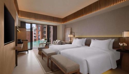 Superior Twin Room with Balcony and Pool View