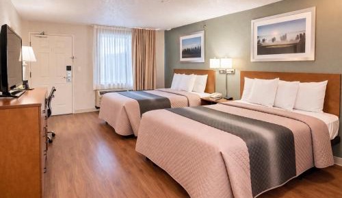 Studio Room with Two Queen Beds Non-Smoking