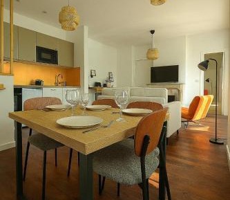 One-Bedroom Apartment with City View