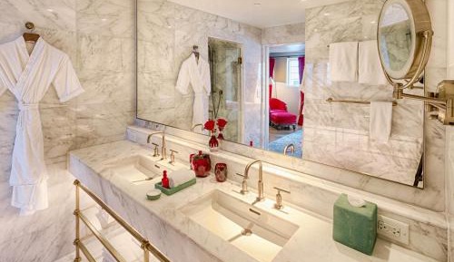 One-Bedroom King Suite with Bay View