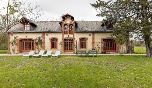 Villa with Garden View