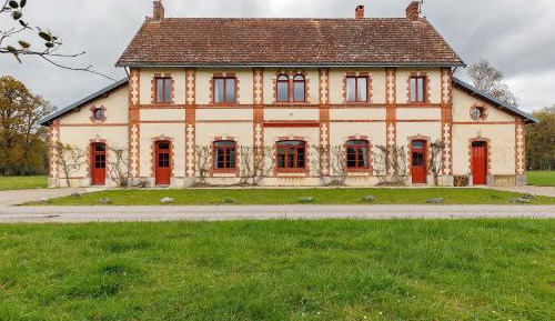 Villa with Garden View