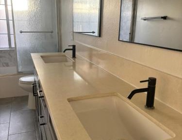 Queen Room with Shared Bathroom