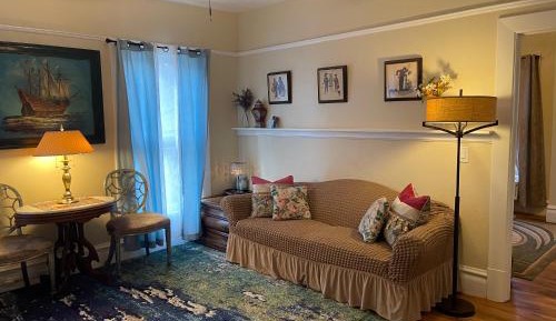 Twin Room with Private Bathroom