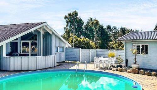 Three-Bedroom Vacation Home 