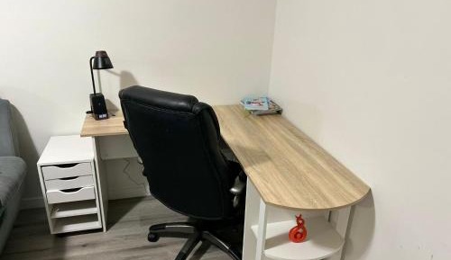 Deluxe One-Bedroom Apartment