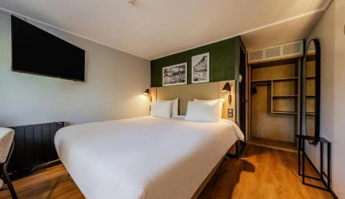 Superior Room - 1 King Bed