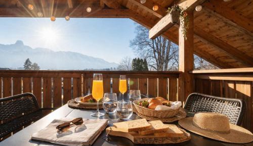 Apartment with Mountain View