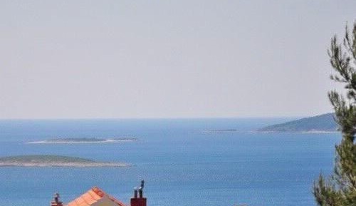 One-Bedroom Apartment with Sea View
