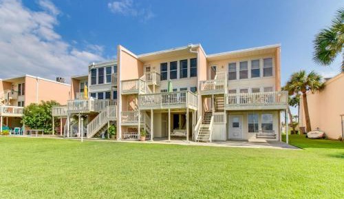 Three-Bedroom Vacation Home 
