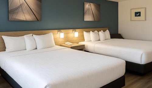 Two Room Queen Suite - Non-Smoking