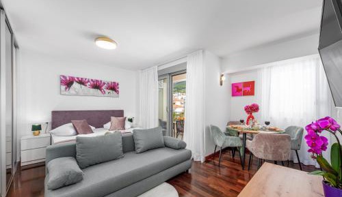 Studio with Balcony