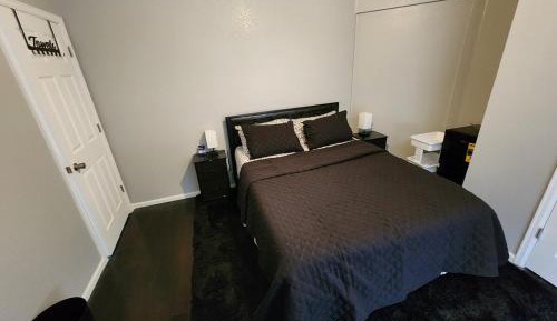Queen Room with Shared Bathroom