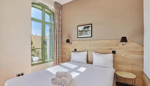 Standard Studio (2 Adults)