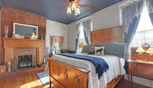 Queen Room