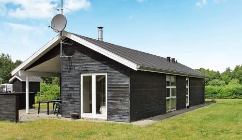 Three-Bedroom Vacation Home 
