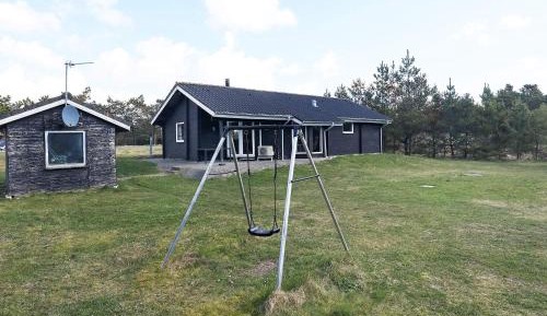 Three-Bedroom Vacation Home 