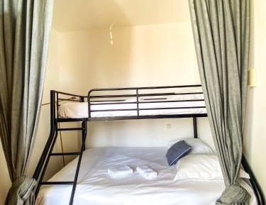 Deluxe Family Suite