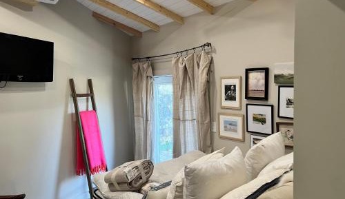 Single Room with Private Bathroom