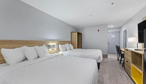 Suite with Two King Beds - Non-Smoking