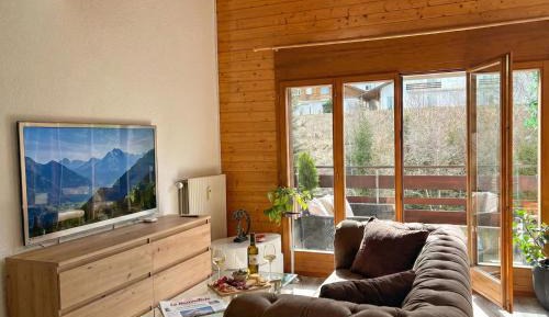 Apartment with Mountain View