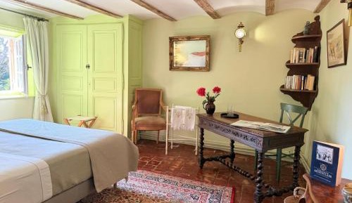 Suite with Garden View