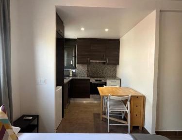 Superior One-Bedroom Apartment
