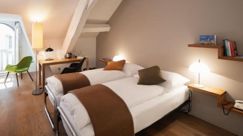 Classic Twin Room