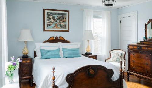 Queen Room with Garden View