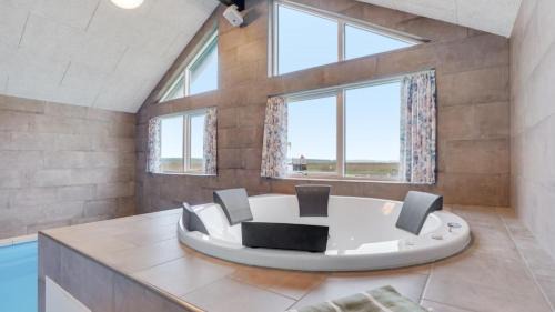 Nine-Bedroom Holiday Home