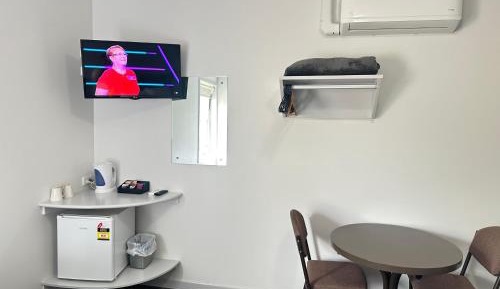 Queen Room with Shared Bathroom