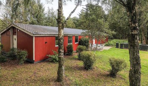 Ten-Bedroom Holiday Home