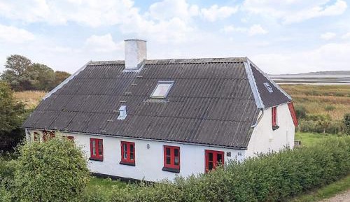 Three-Bedroom Vacation Home 