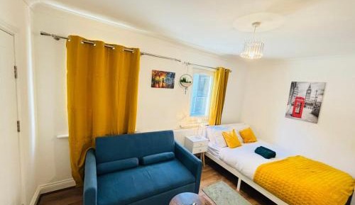 Quadraple Room With Private Toilet