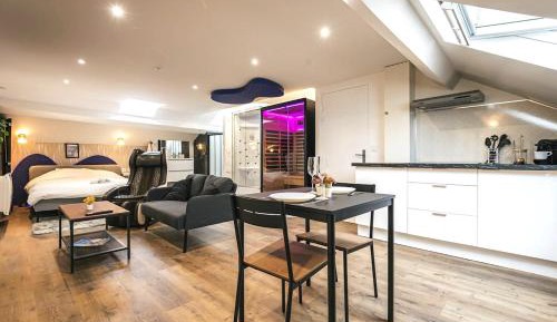 One-Bedroom Deluxe Apartment