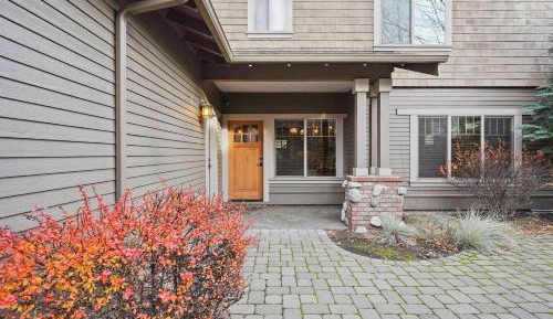 Four-Bedroom Holiday Home