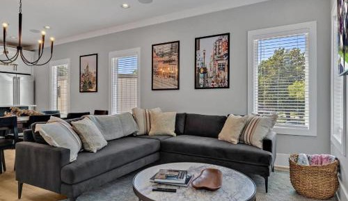 Sixteen-Bedroom Holiday home