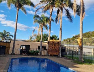 Apartment with Pool View 