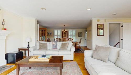 Four bedroom holiday home 