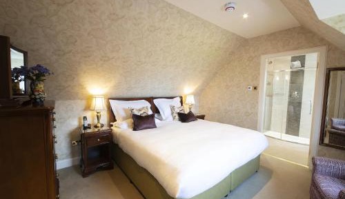 Double or Twin Room with Partial Sea View