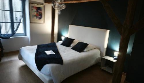 Deluxe Double Room with Shower 1
