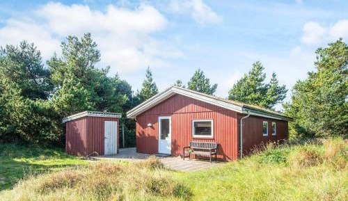 Three-Bedroom Vacation Home 