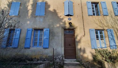 Apartment with Shower
