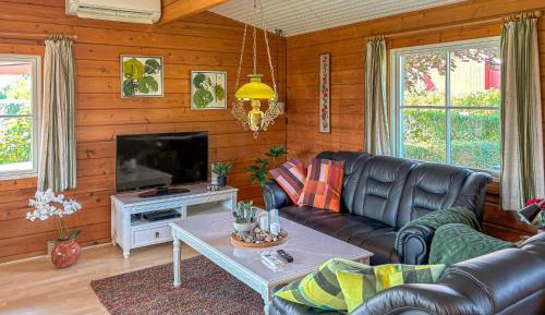 Three-Bedroom Vacation Home 