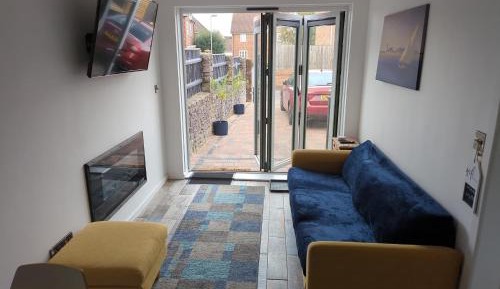 One-Bedroom Apartment - Non-Smoking