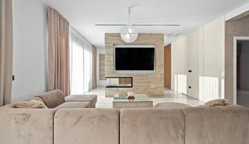 Five-Bedroom Holiday Home
